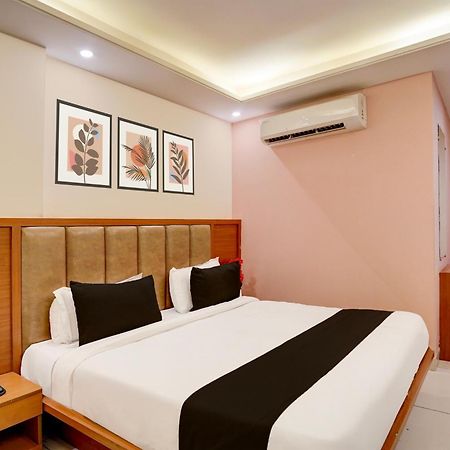 Hotel Super Townhouse Airport Road Delhi Nuova Delhi Esterno foto