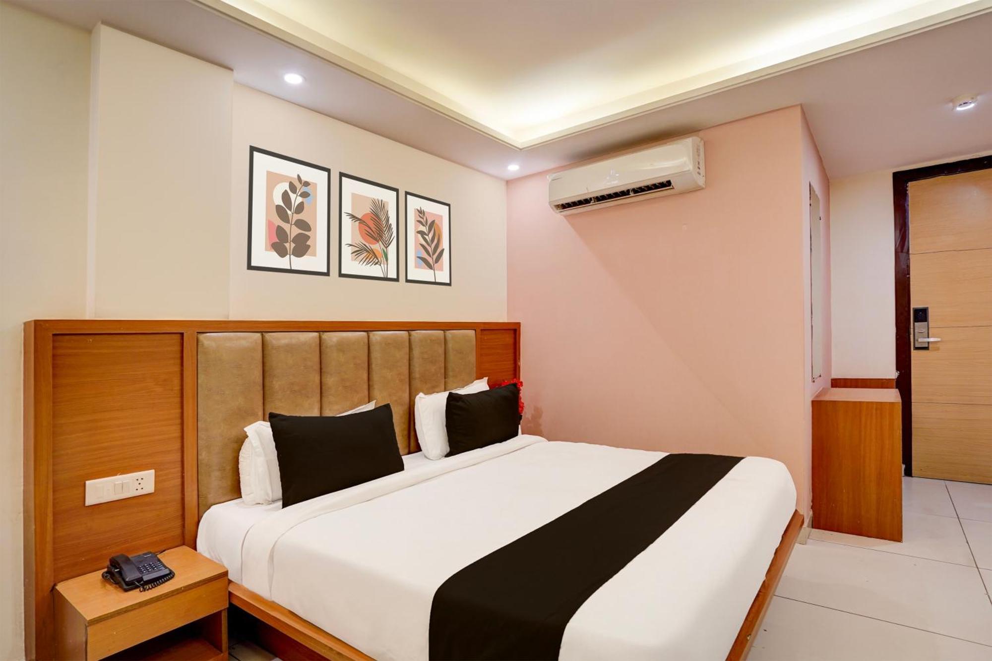Hotel Super Townhouse Airport Road Delhi Nuova Delhi Esterno foto