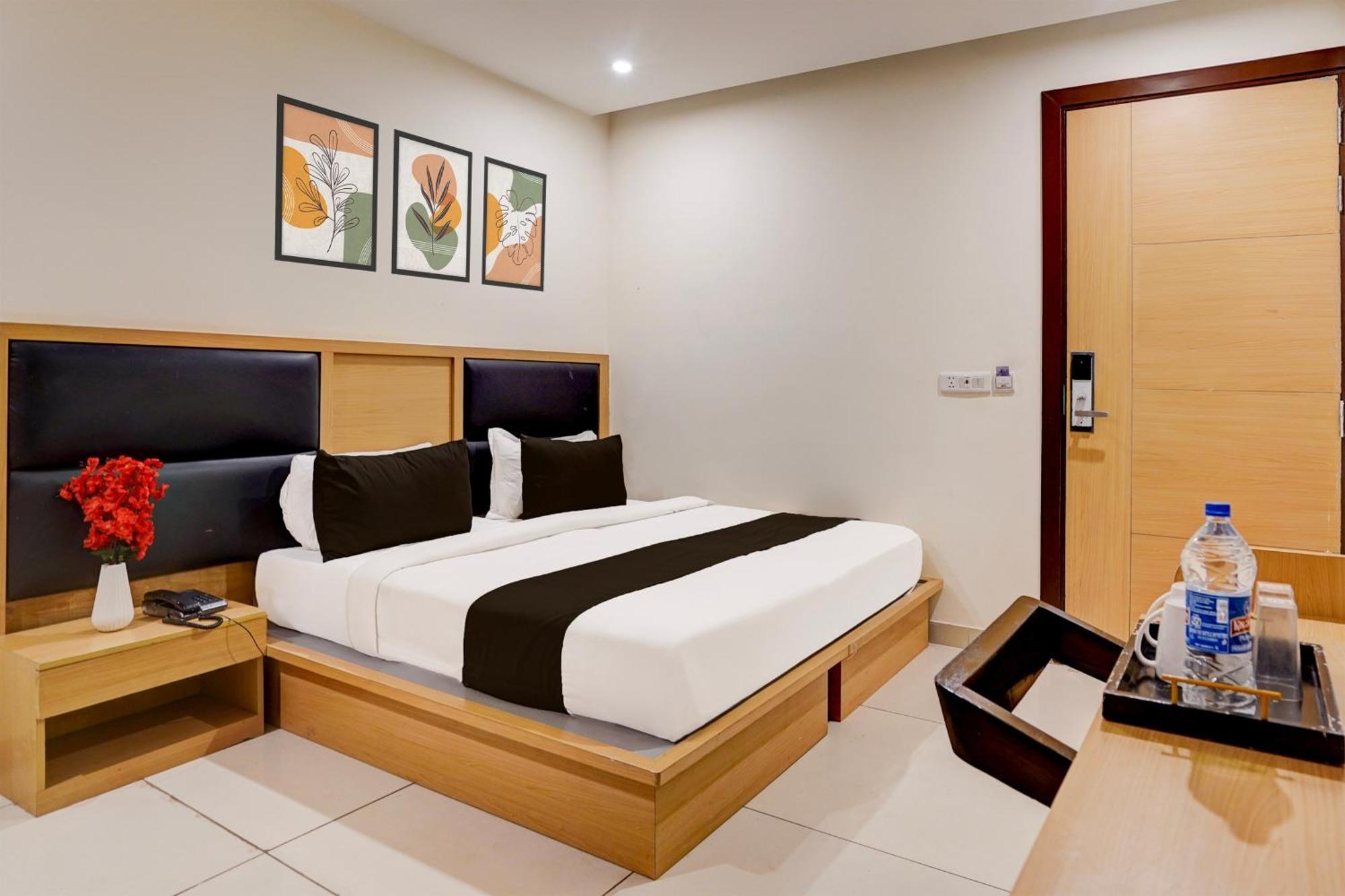 Hotel Super Townhouse Airport Road Delhi Nuova Delhi Esterno foto