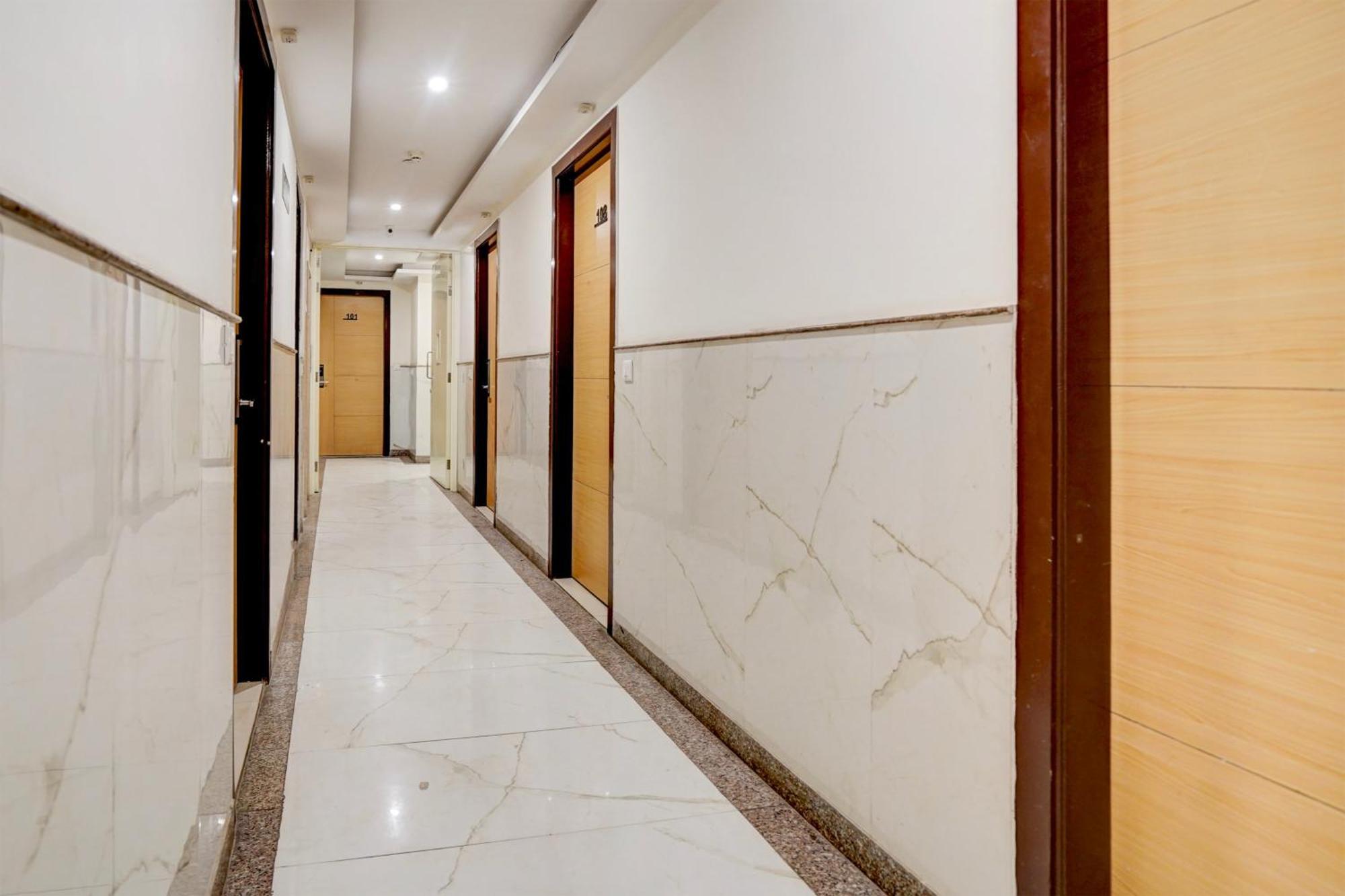 Hotel Super Townhouse Airport Road Delhi Nuova Delhi Esterno foto