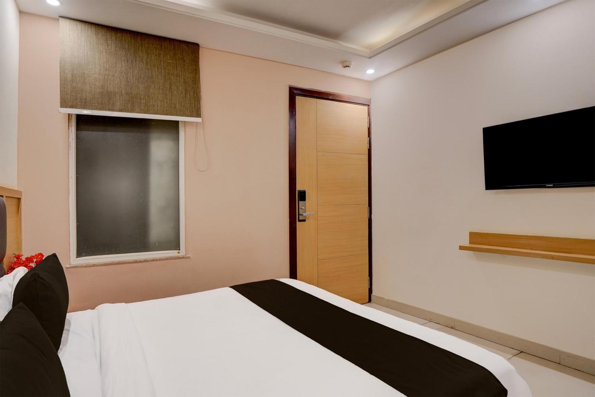 Hotel Super Townhouse Airport Road Delhi Nuova Delhi Esterno foto